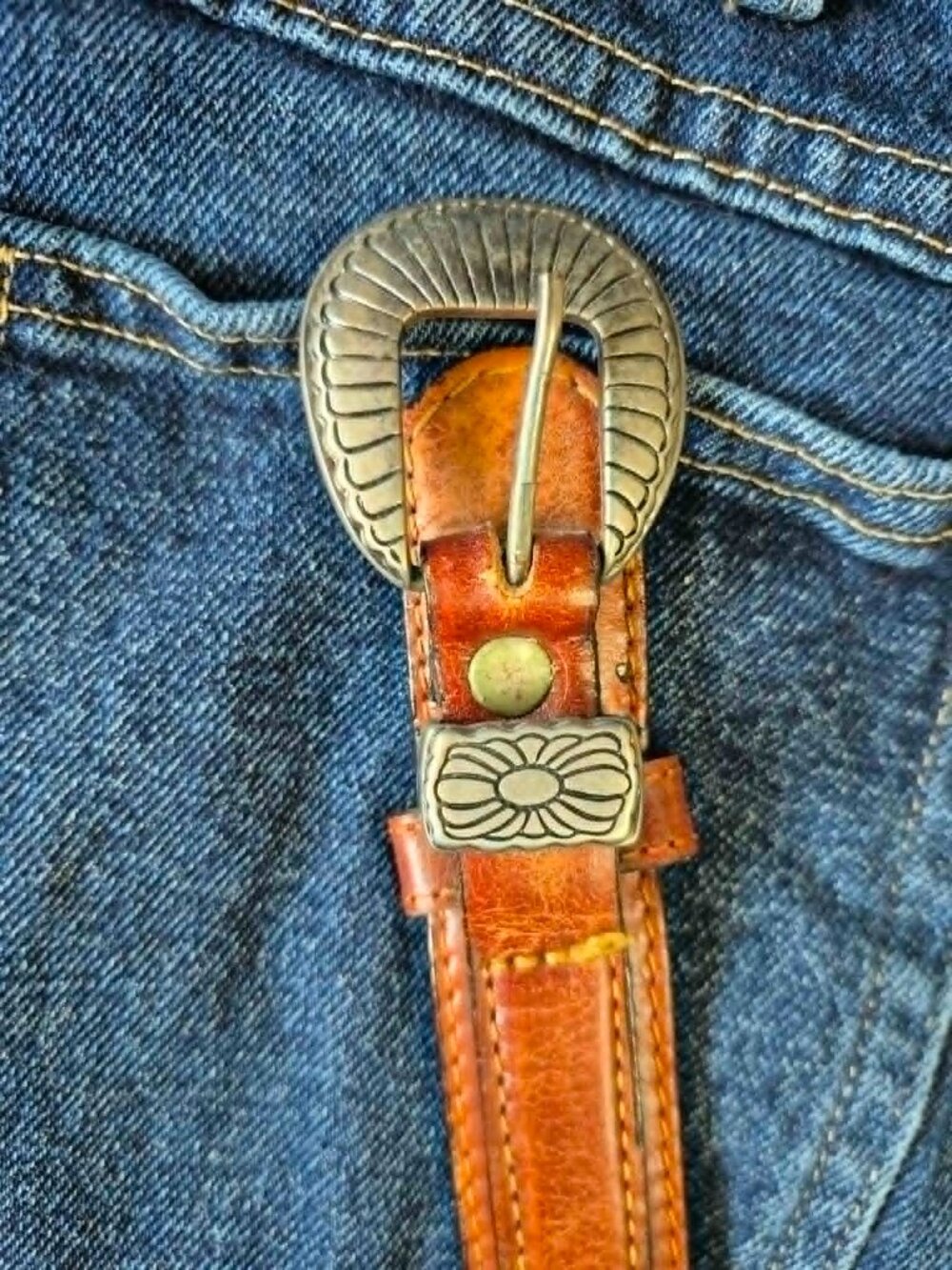 Beautiful Western Style Leather Belt in Brown with Silver Tone accents Size 34